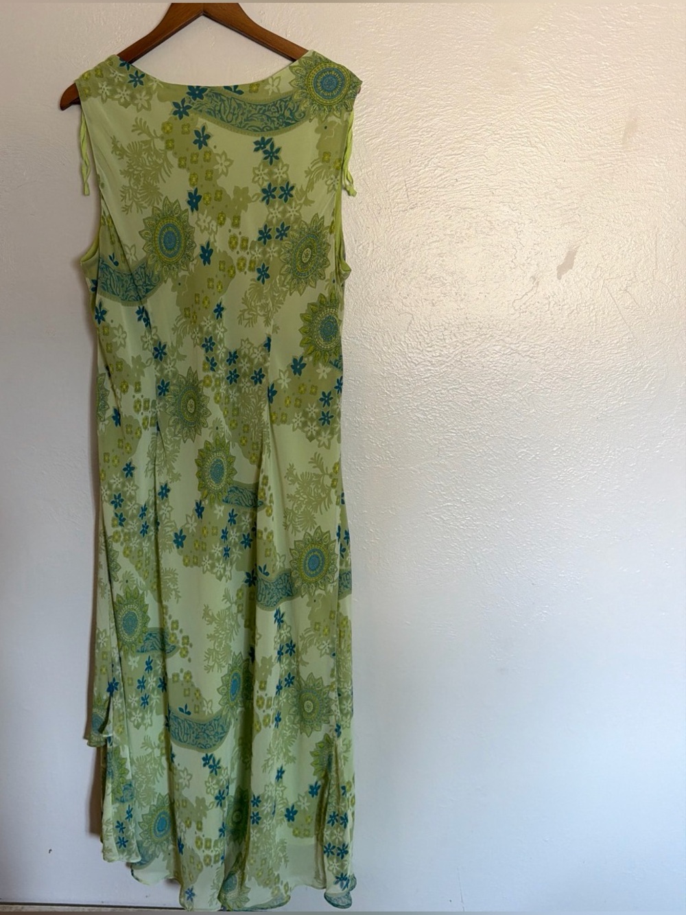 Blue and Green Floral Sleeveless Midi Dresses (2) from Studio 1 - Picture 6 of 6